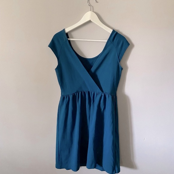 Blue Mid Length V-Back Dress 👗 - Picture 2 of 4